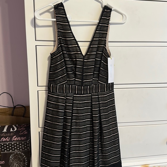 BCBG DRESS - Picture 2 of 8